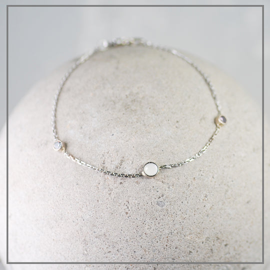 Moedermelk Armband Minimal in Witgoud met 2 Geboortestenen